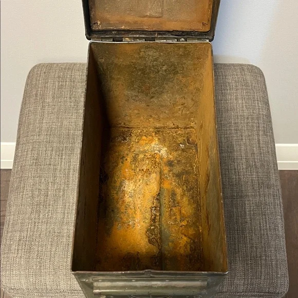 Vintage Green Metal Ammo Box - Picture 6 of 12